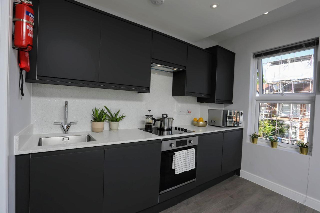 Aisiki Apartments At Stanhope Road, North Finchley, Airconditioned Multiple 2 Or 3-Bedroom, Pet-Friendly Duplex Flats, King Or Twin Beds, Airconditioned & Free Wi-Fi Exterior foto