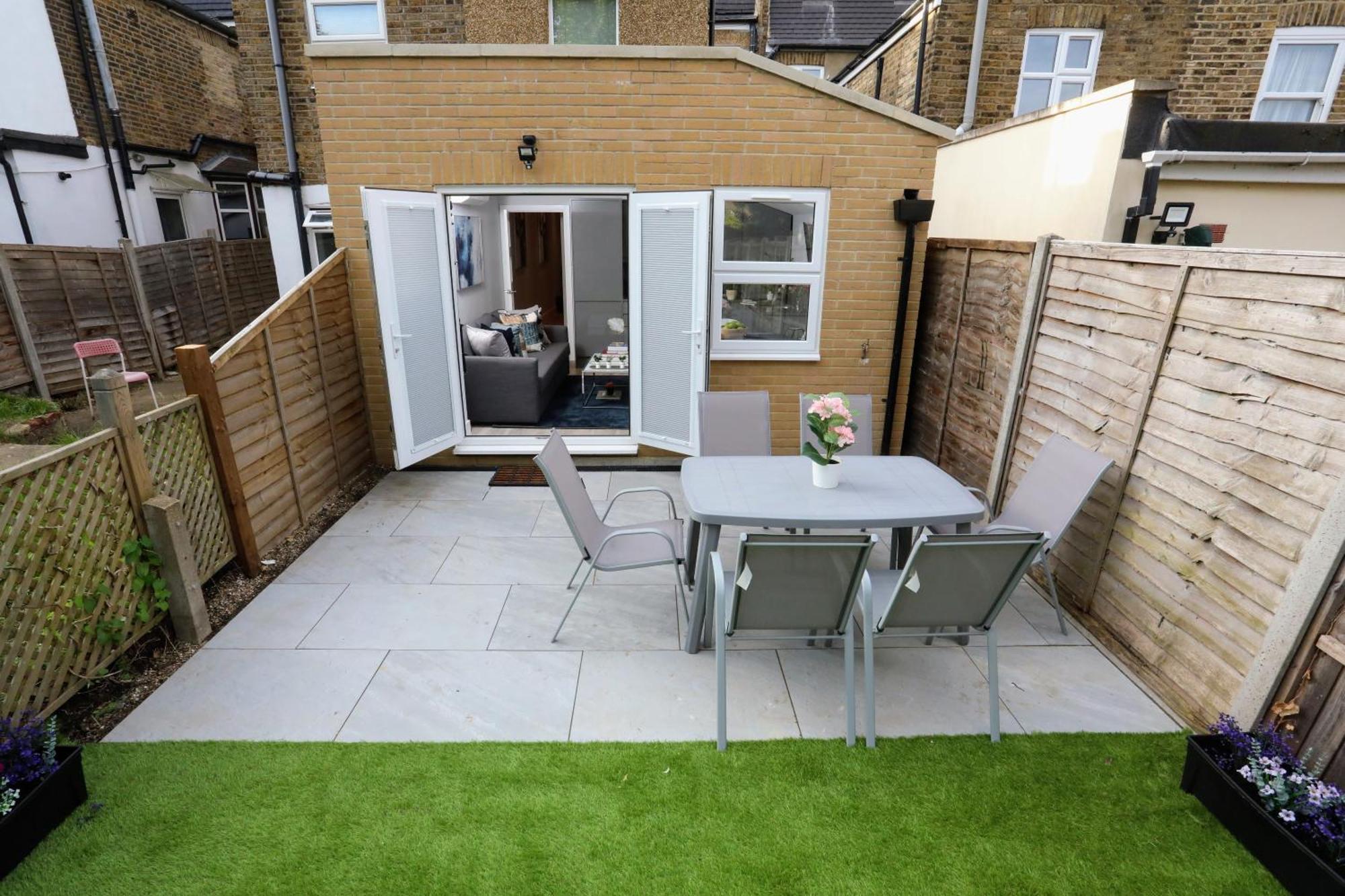 Aisiki Apartments At Stanhope Road, North Finchley, Airconditioned Multiple 2 Or 3-Bedroom, Pet-Friendly Duplex Flats, King Or Twin Beds, Airconditioned & Free Wi-Fi Exterior foto